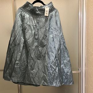 This is beautiful brand new Vince skirt size L